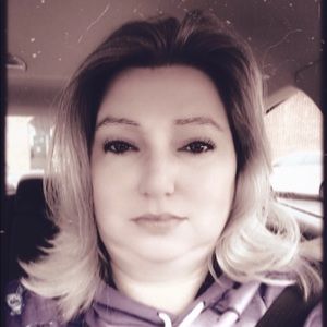 Meet your Posher, Roxanne